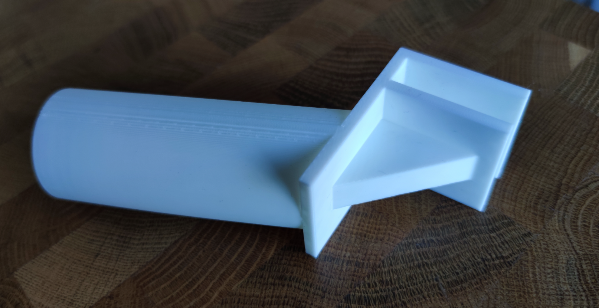 Simple kitchen roll holder for IKEA Ivar