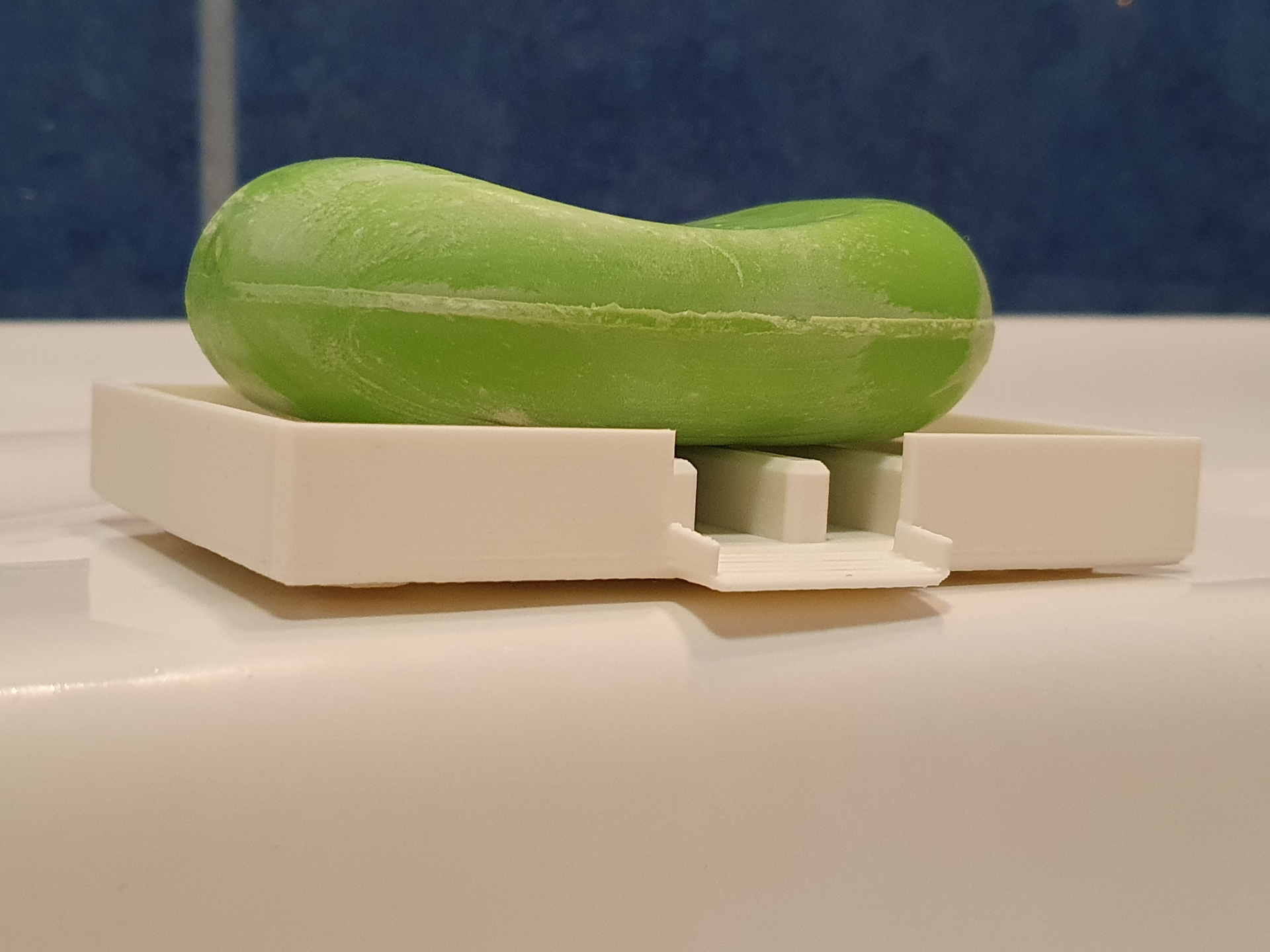 Soap self drainer