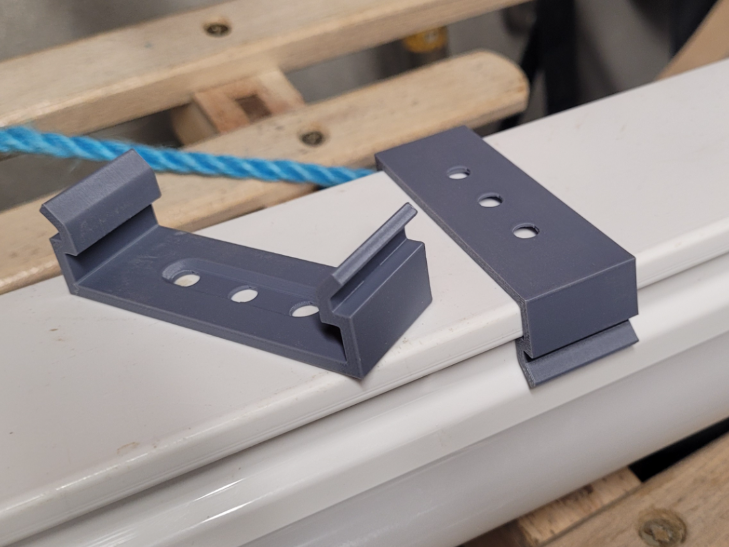 Ledvance mounting bracket for aluminum profile