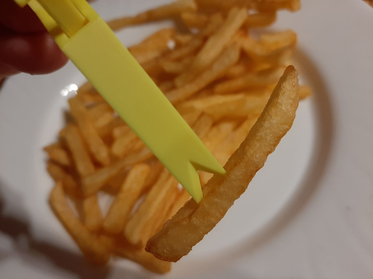 French Fry Tweezers / Pommes-Pinzette