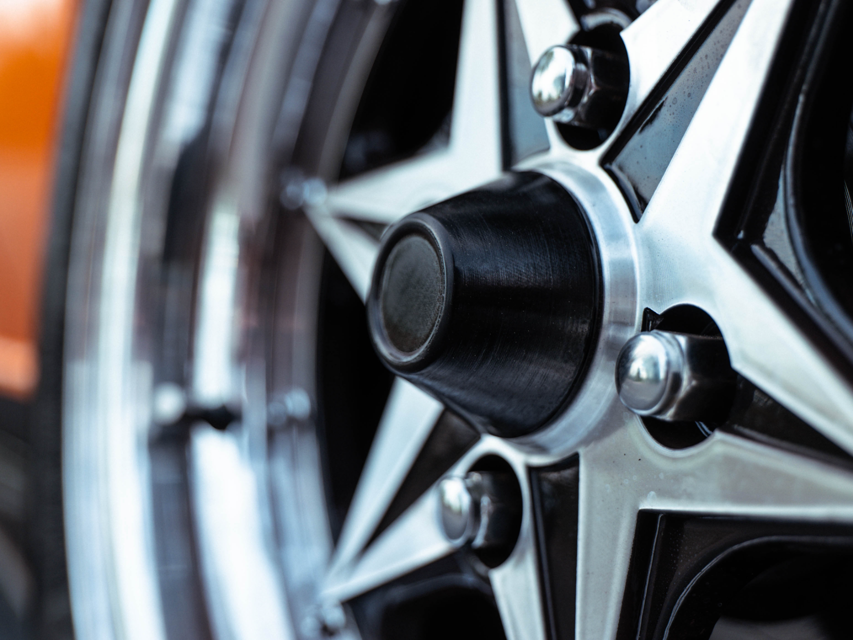 Wheel center cap for YAMACO RACING SIX rims.