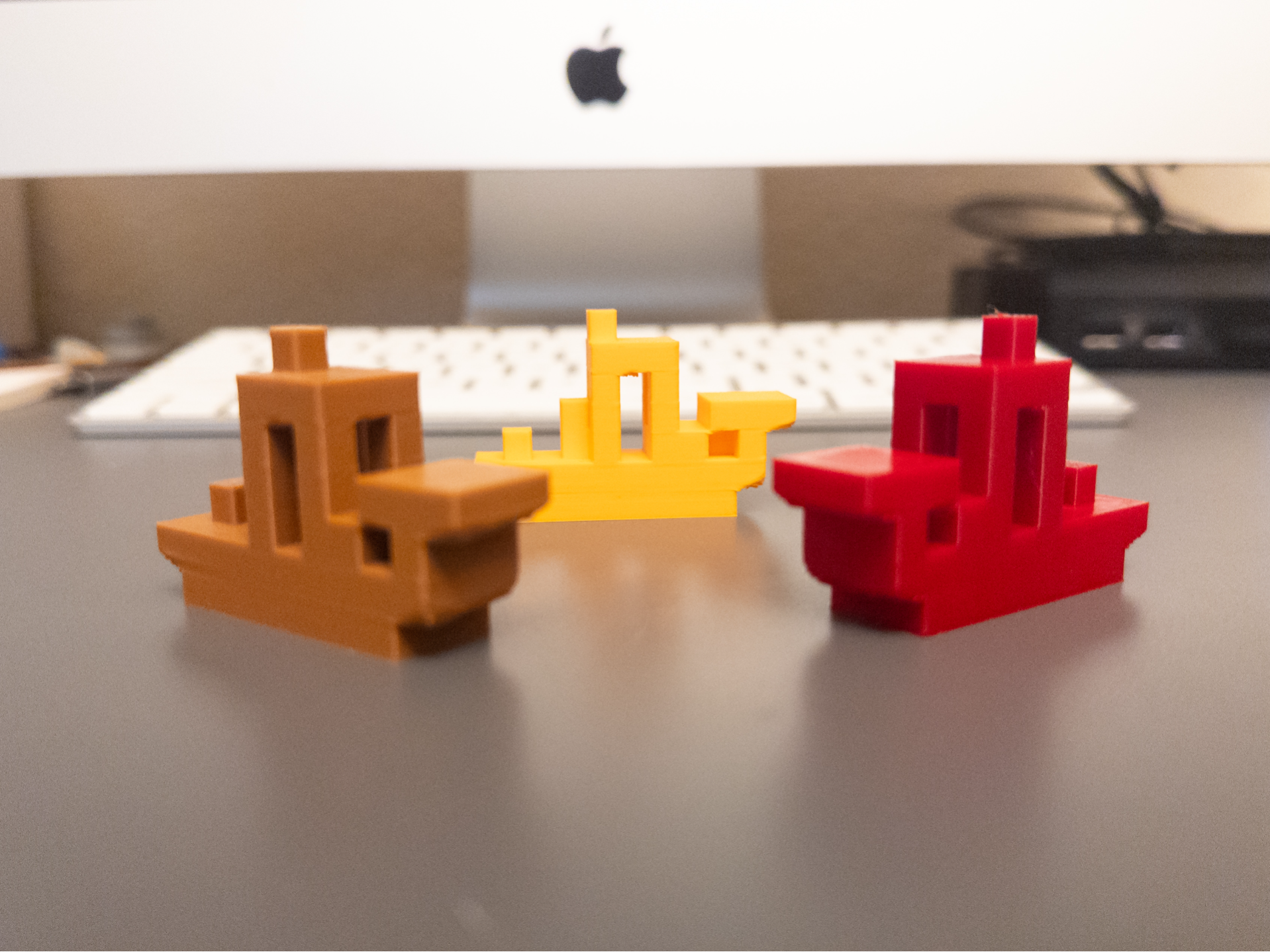 8-Bit Benchy: Retro 3D Purist Voxel Design