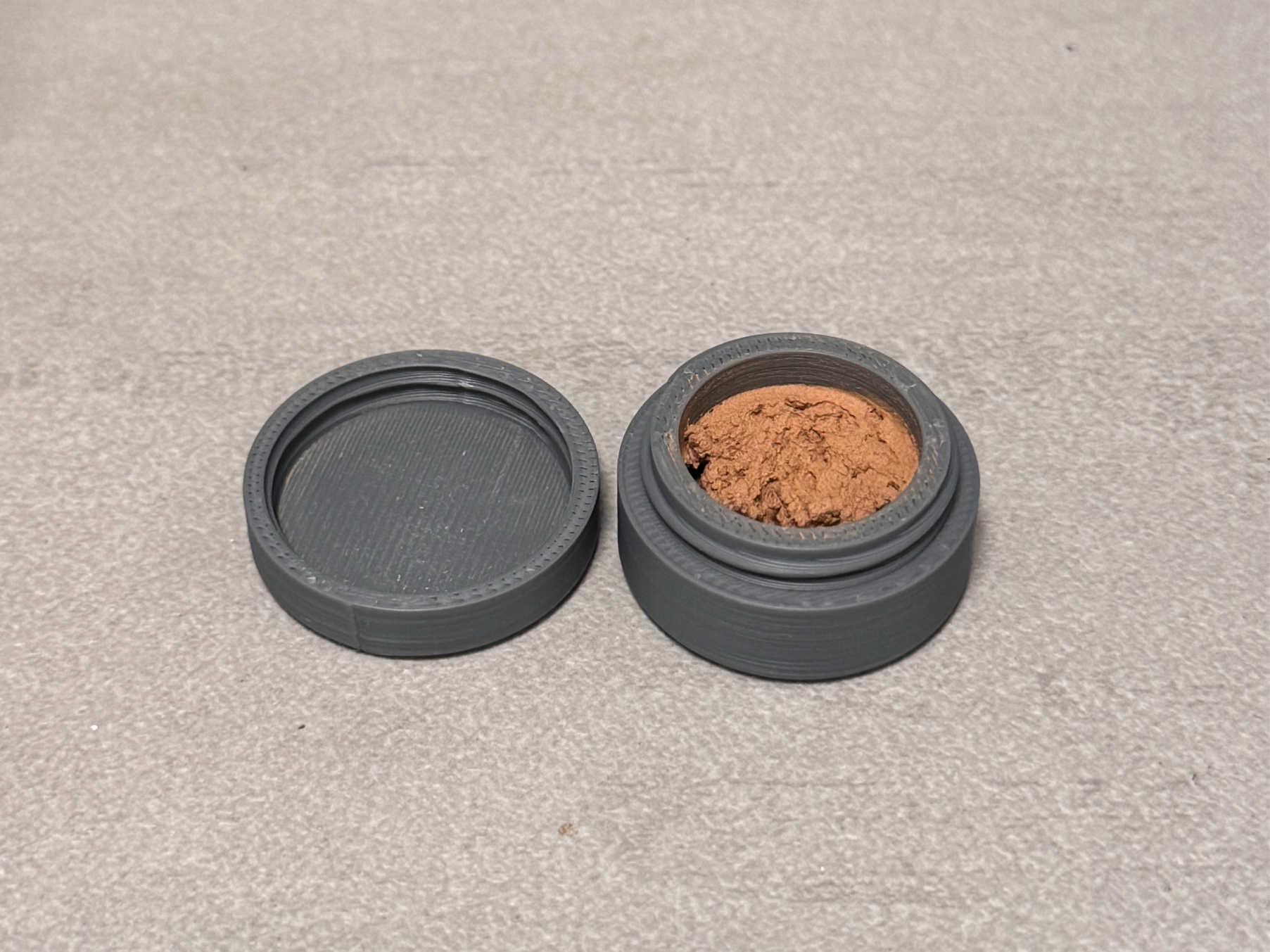 mini travel cosmetic/cream case container