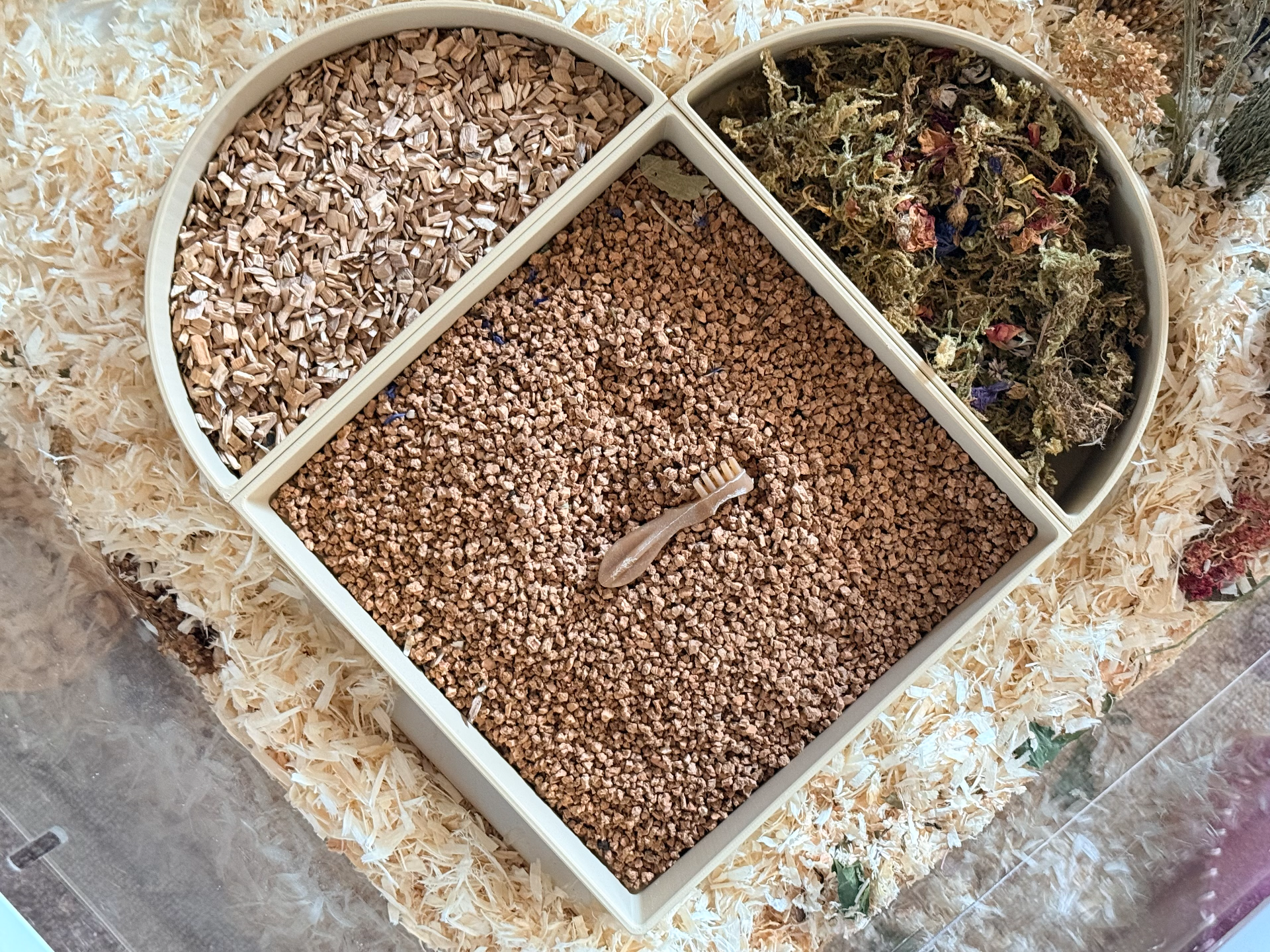 3 Part Heart Hamster Substrate dig box