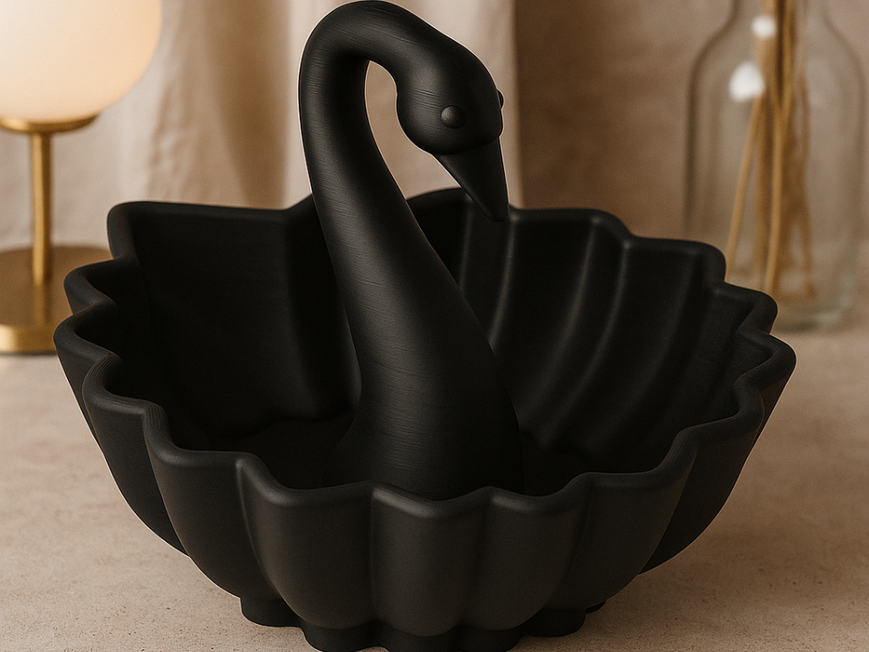 Black Swan Bowl – Elegant Sculptural Tray
