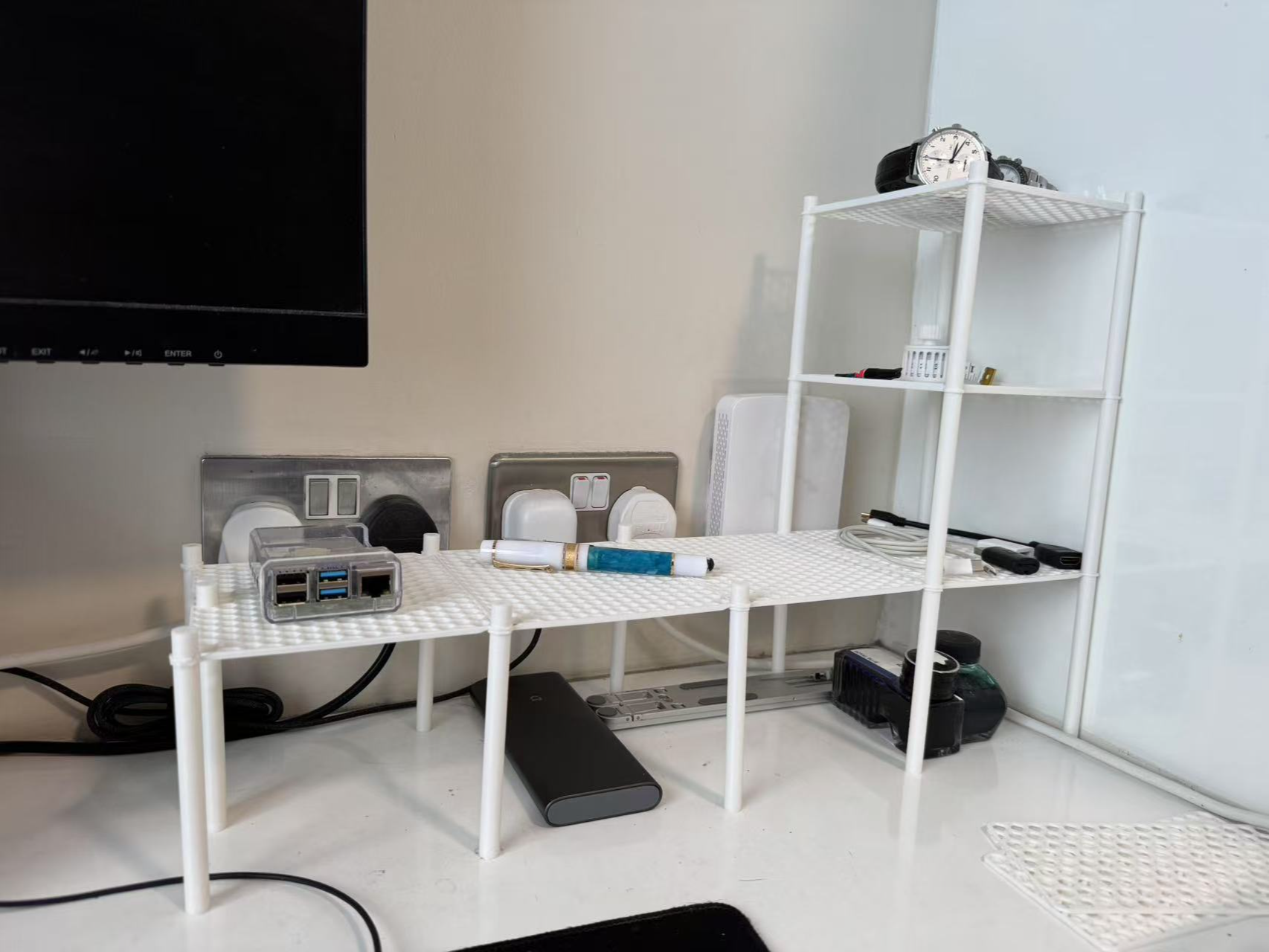 Small Stackable Desk Shelf/Makeup Shelf