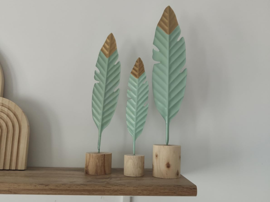 Moderne Skulpturen mit Feder - Wohnzimmer Herbst