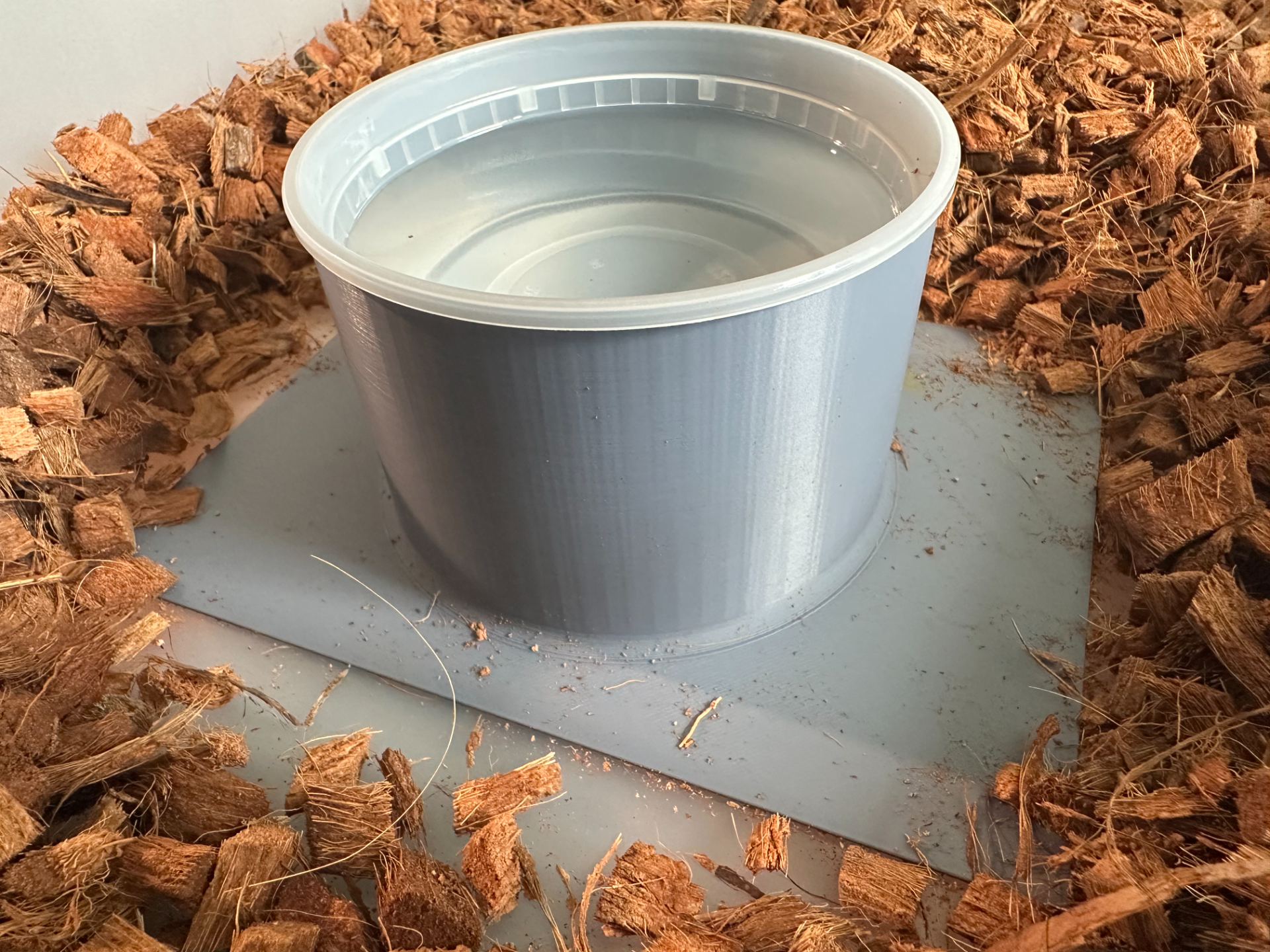 16 oz deli cup holders