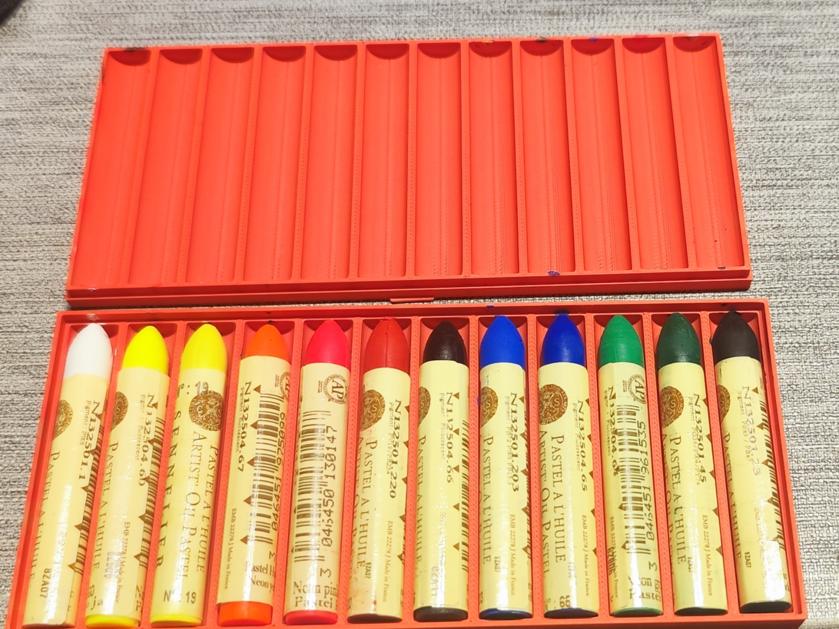 Box für Ölkreidestifte