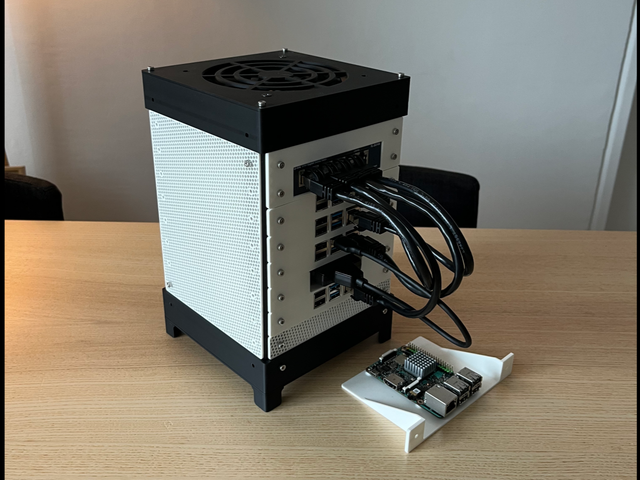 Microlab - Mini Modular Home Server Rack