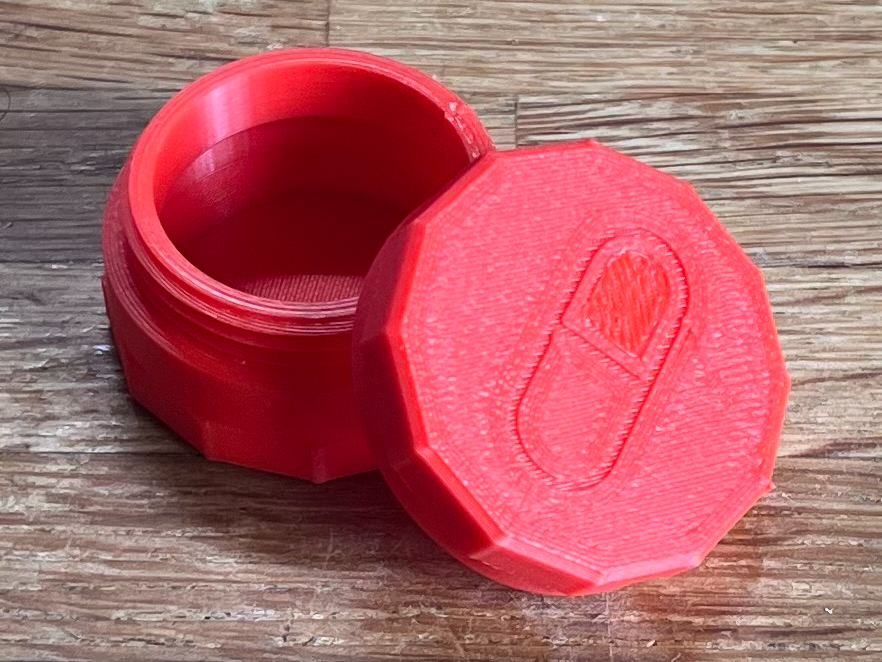 Pill Box /Screwtop container