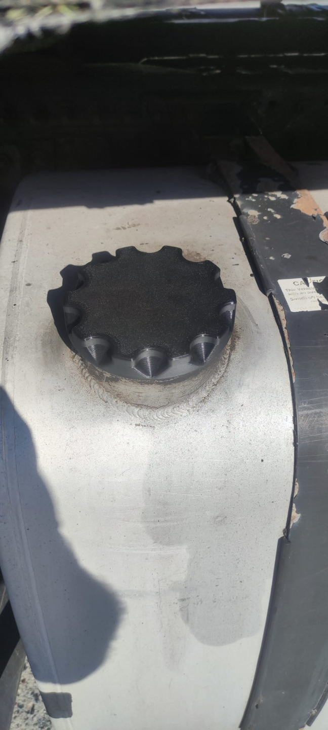 truck tank cap , lid