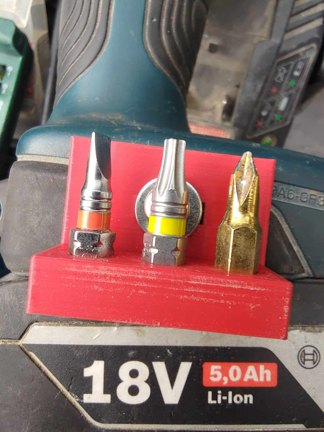 Bosch electric drill - Auxilary bit holder