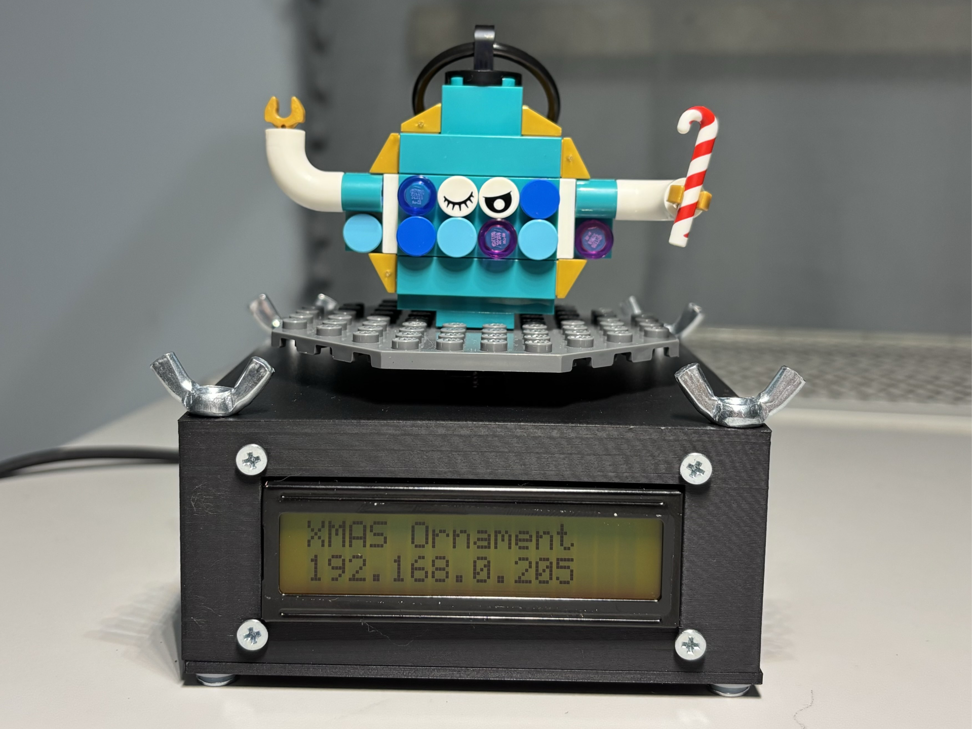Rotating Stand For Displaying Bricks