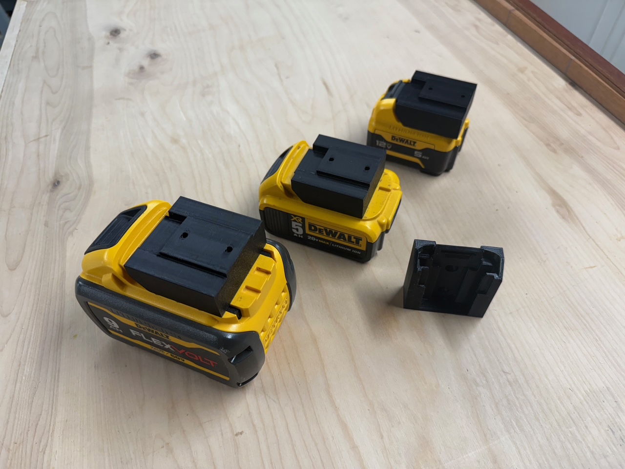 DEWALT 12v 20v 60v battery mounting bracket