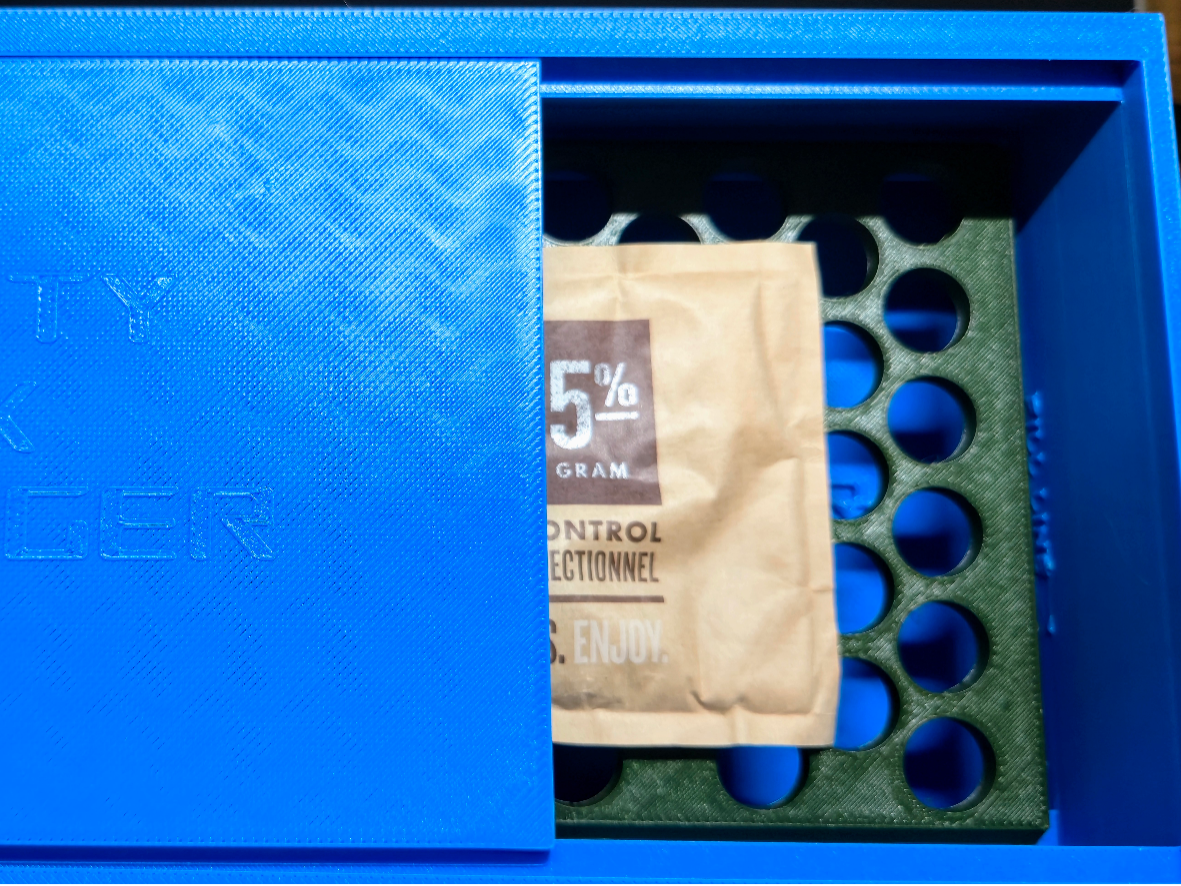 Humidity pack recharger