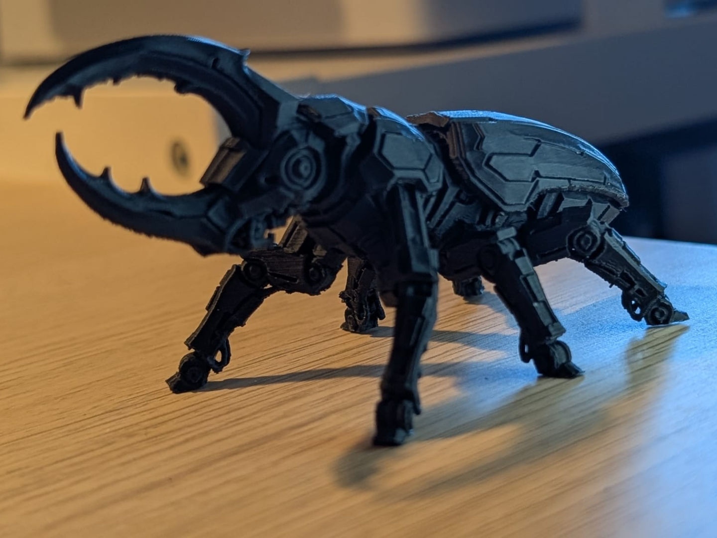 Detailreicher Roboter-Herkules Käfer