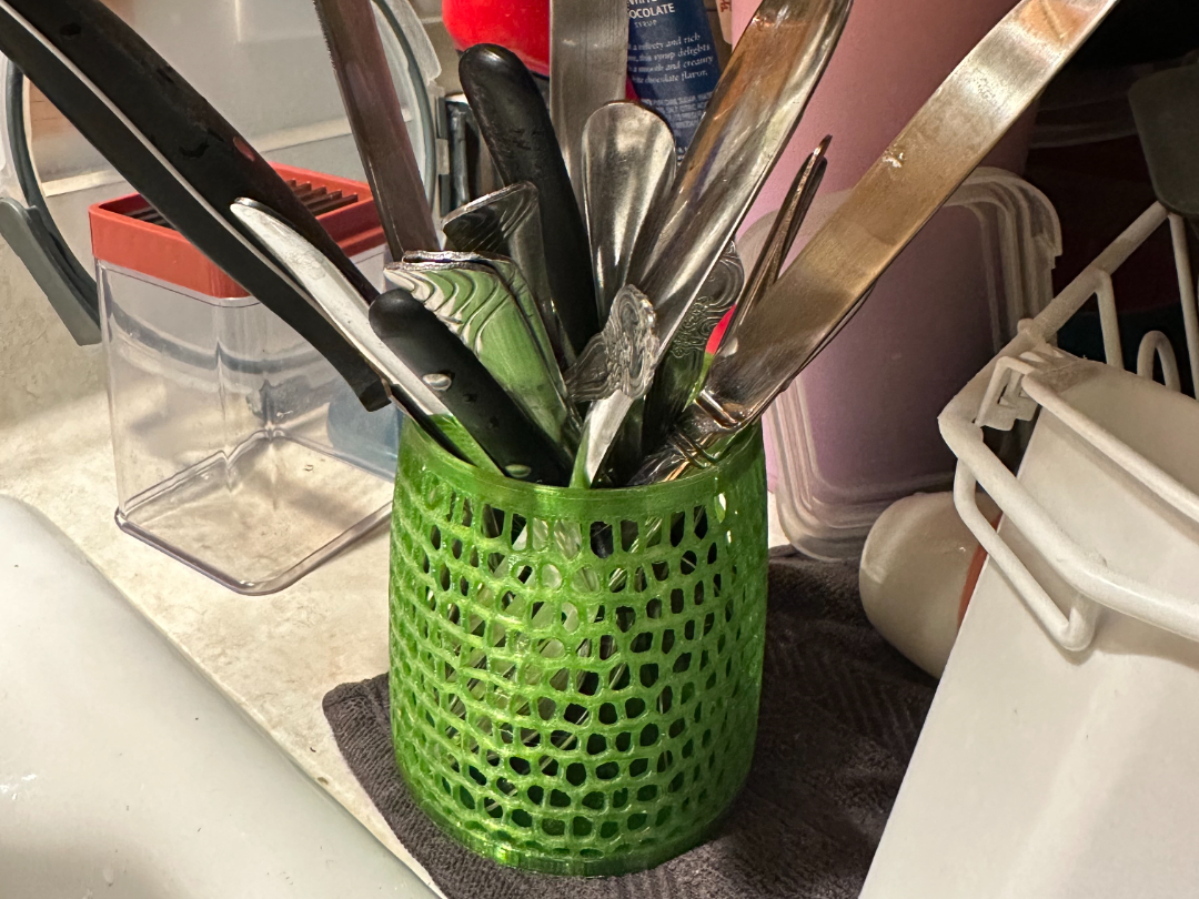Silverware drying basket