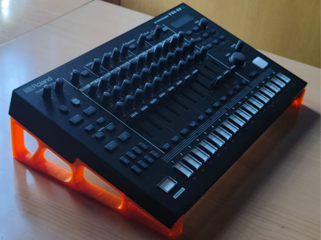 Roland TR-8S Stand