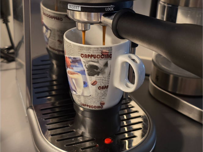 Coffeecup pedestal/riser