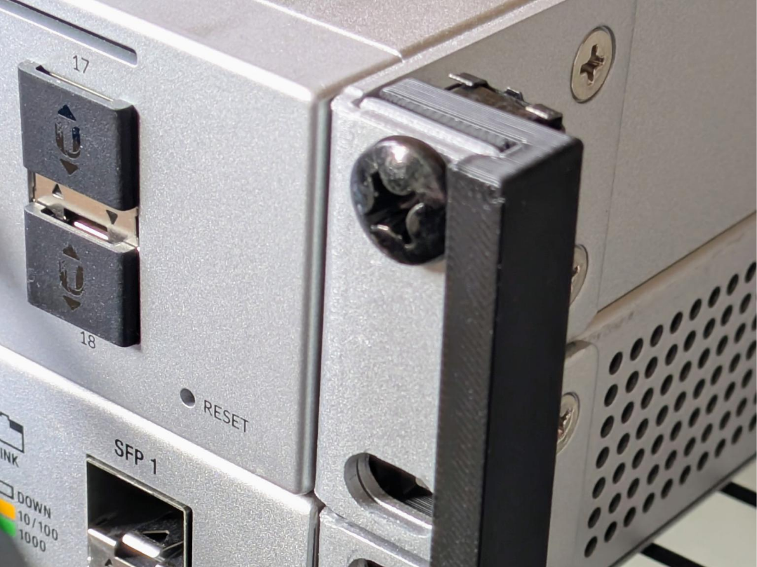 19in brace to connect rack mount devices