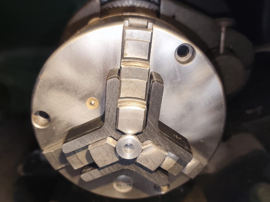Universal Lathe chuck stop