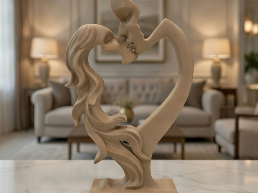 The Loving Couple scuplture