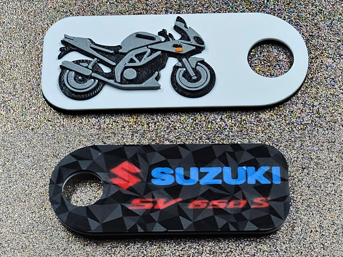 Suzuki SV650S Keychain – Multicolor Print