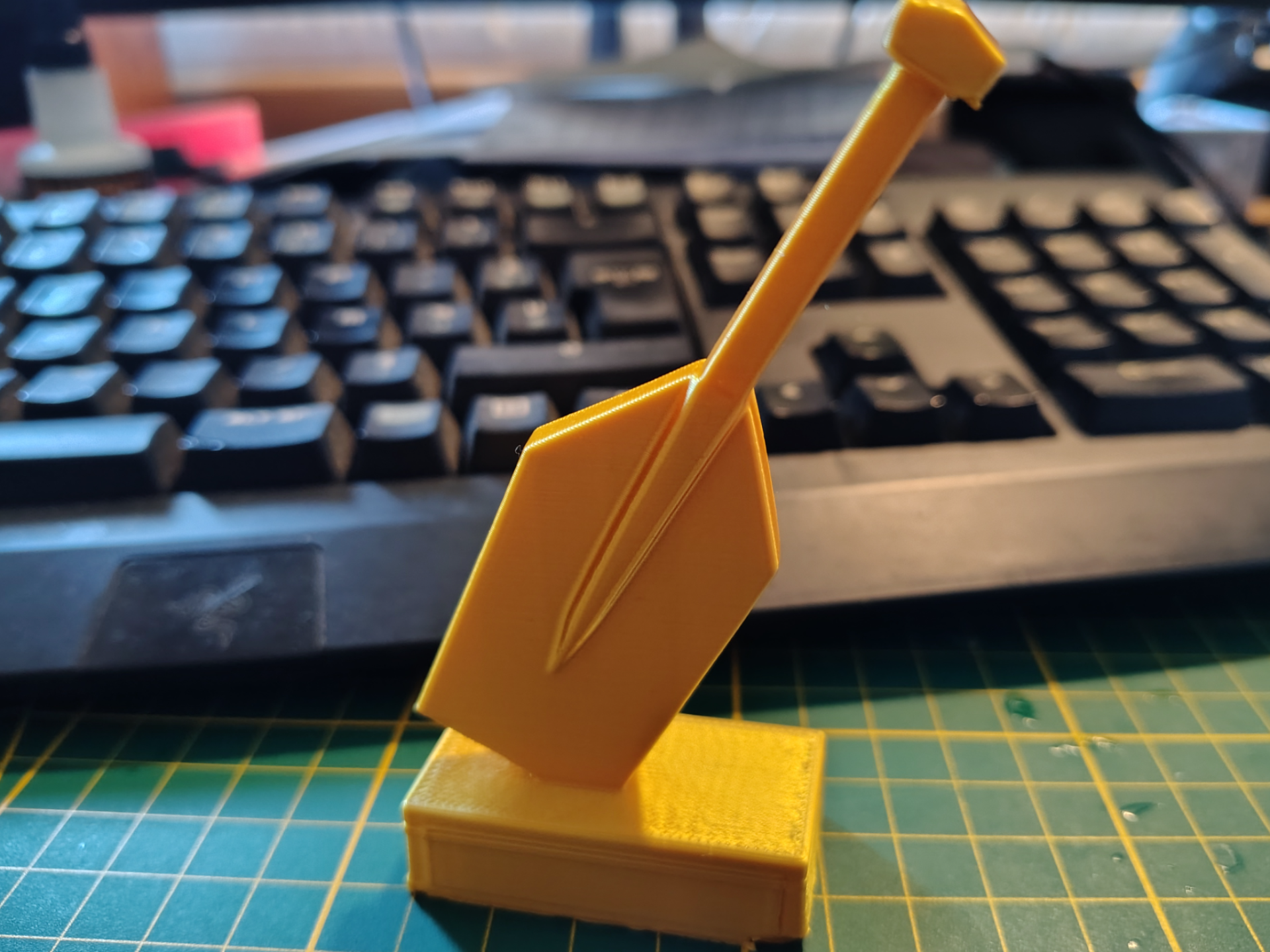 Golden oar trophy