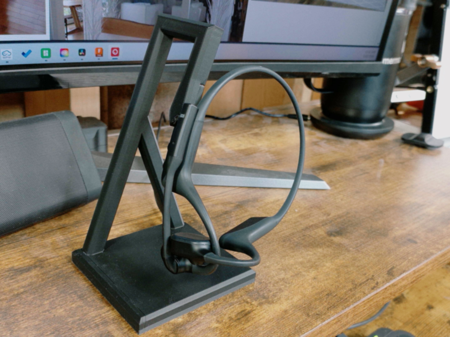 Shokz OpenComm2 Charging Dock Magnet