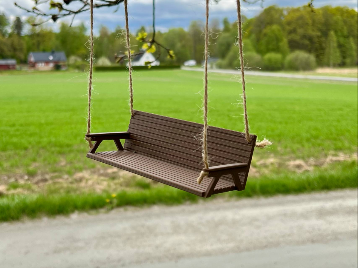 The Birdhammock - A bench for small birds