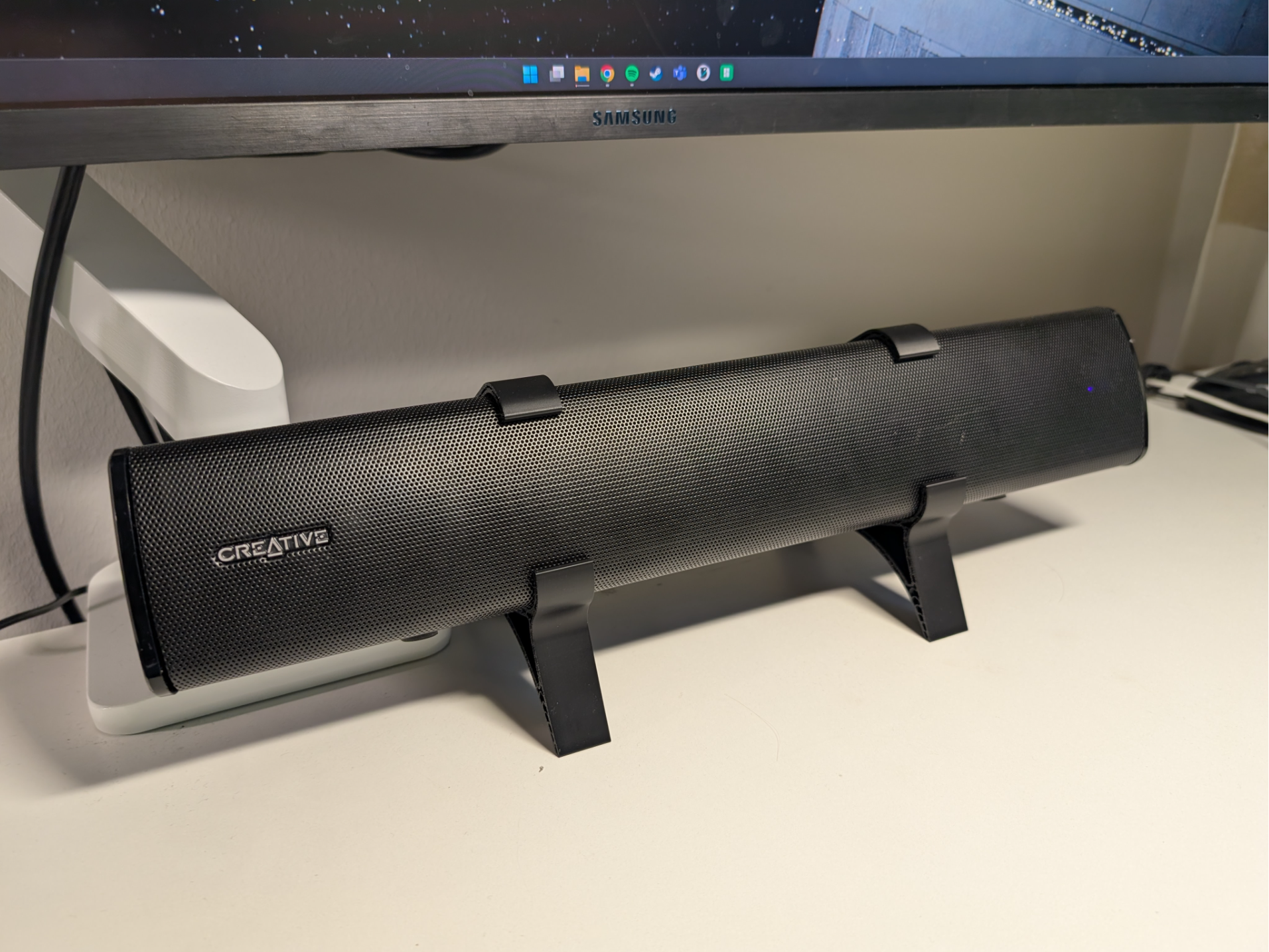 Creative stage (air) v2 desktop stand