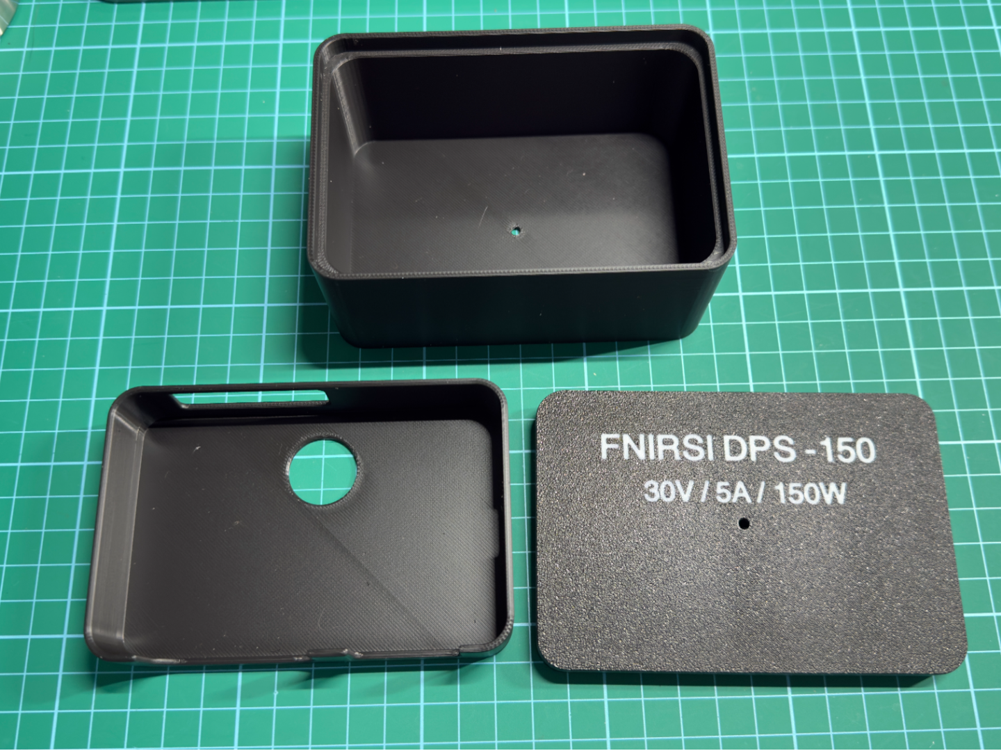 FNIRSI DPS-150 Netzteil Box mit Ablage für Kabel