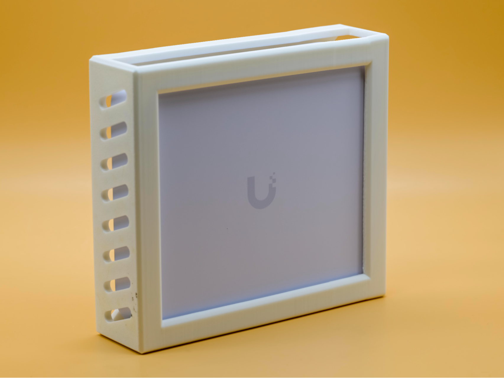 Unifi Cloud Gateway Max/Ultra Wall-Mount Bracket