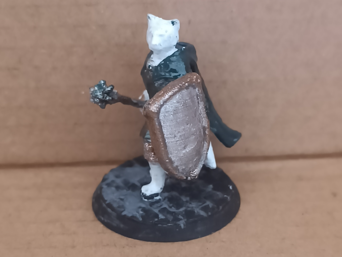 Catfolk / tabaxi miniature