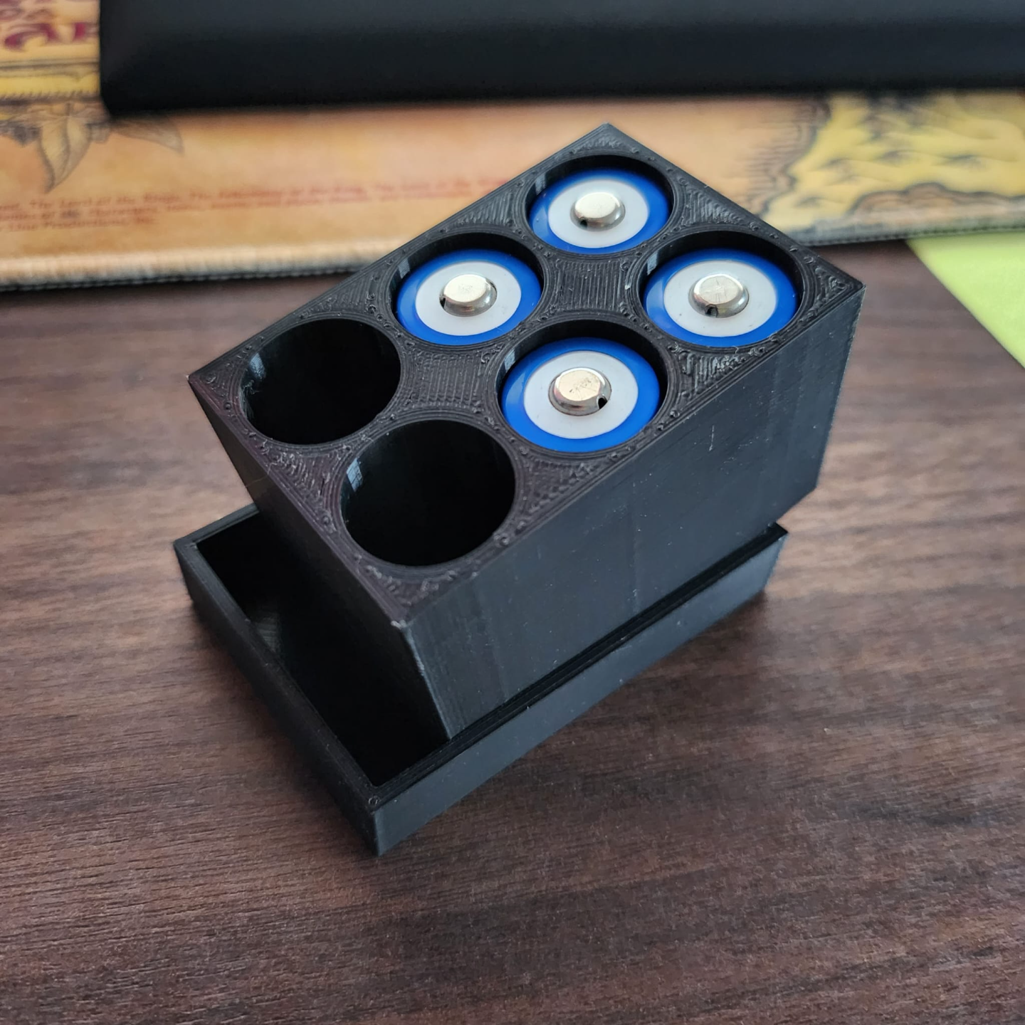 CR123 Akkubox