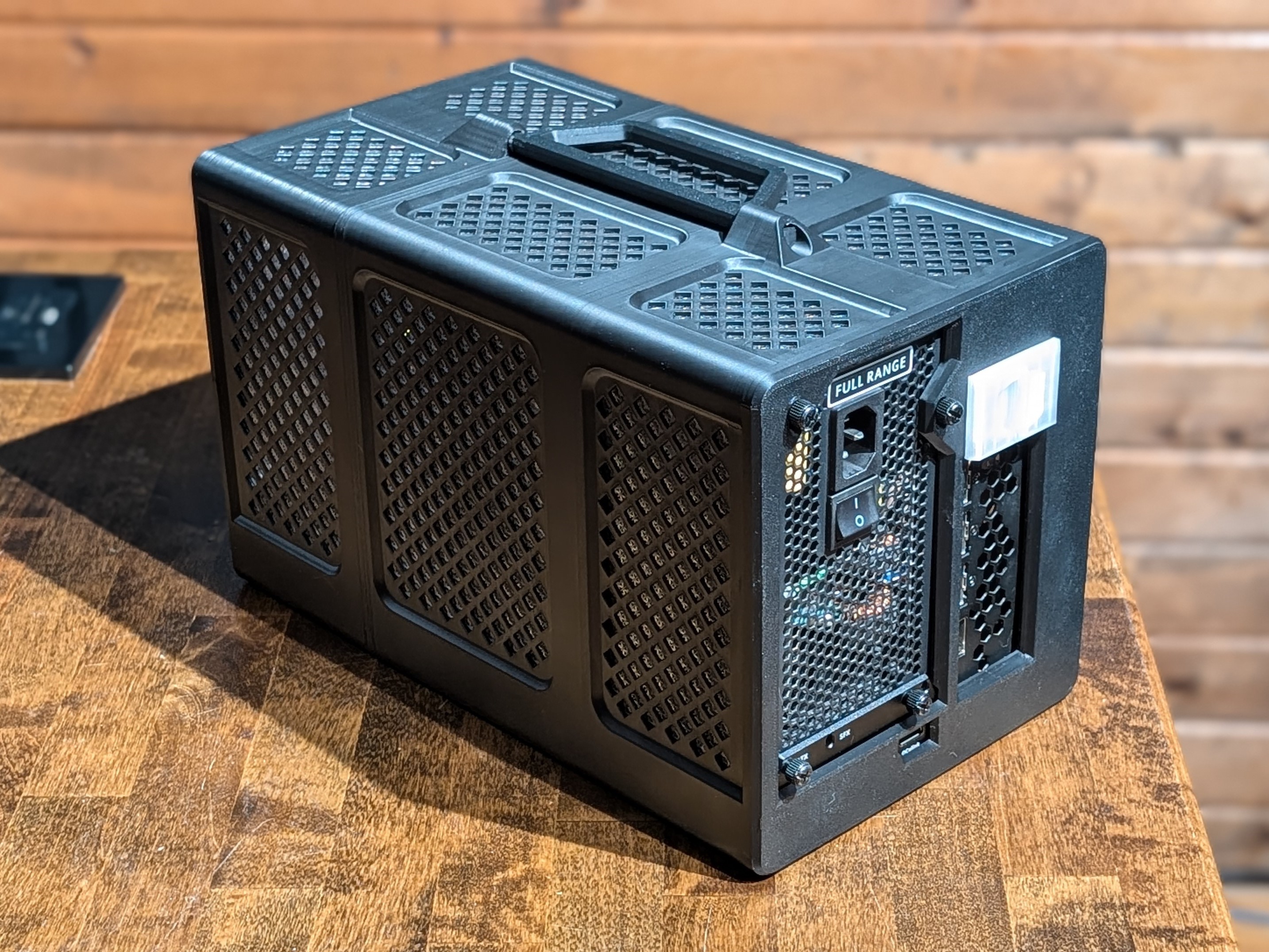 Minisforum DEG1 eGPU Dock Enclosure / Case