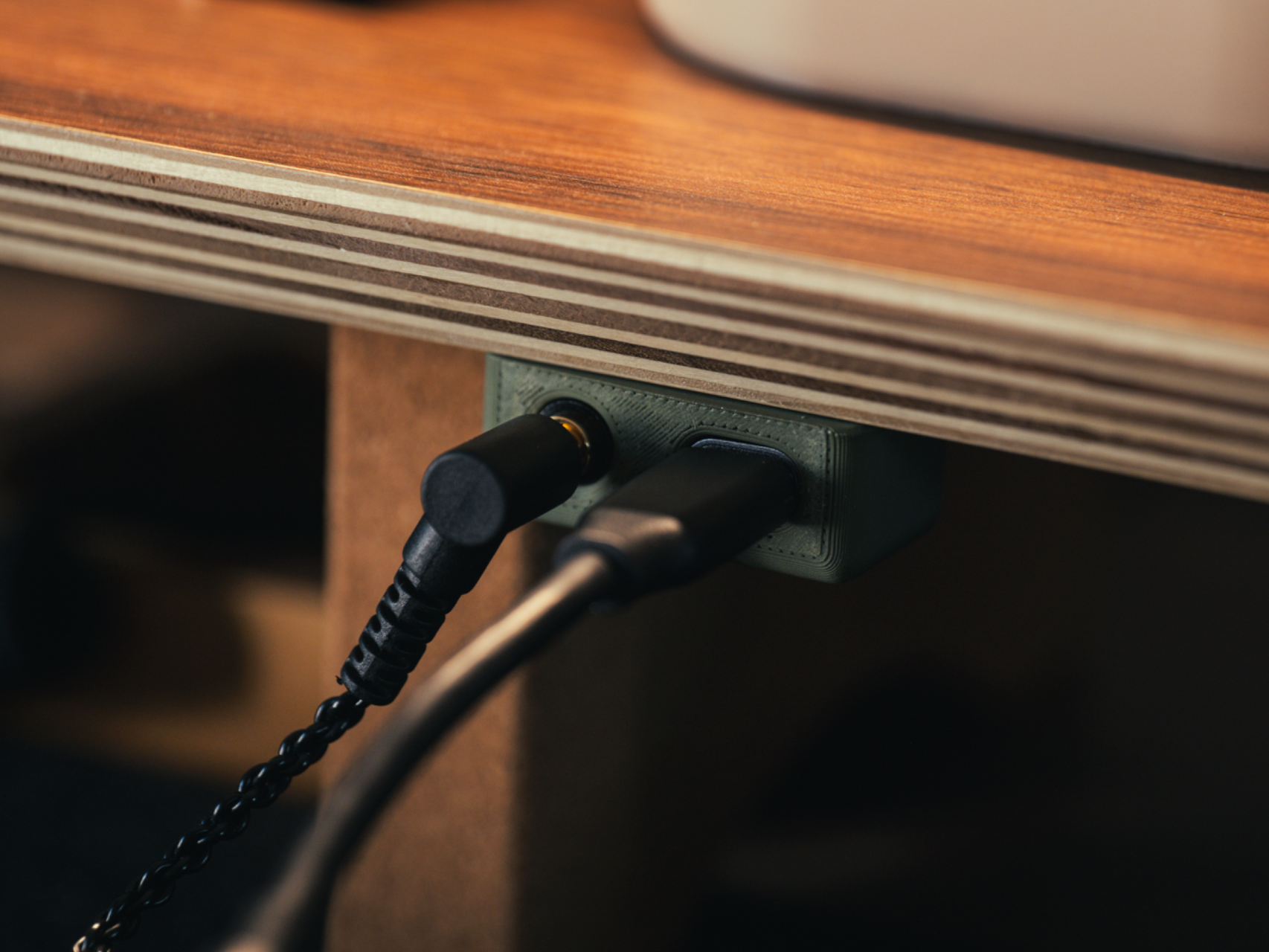 3.5 audio & USB C extension under desk mount