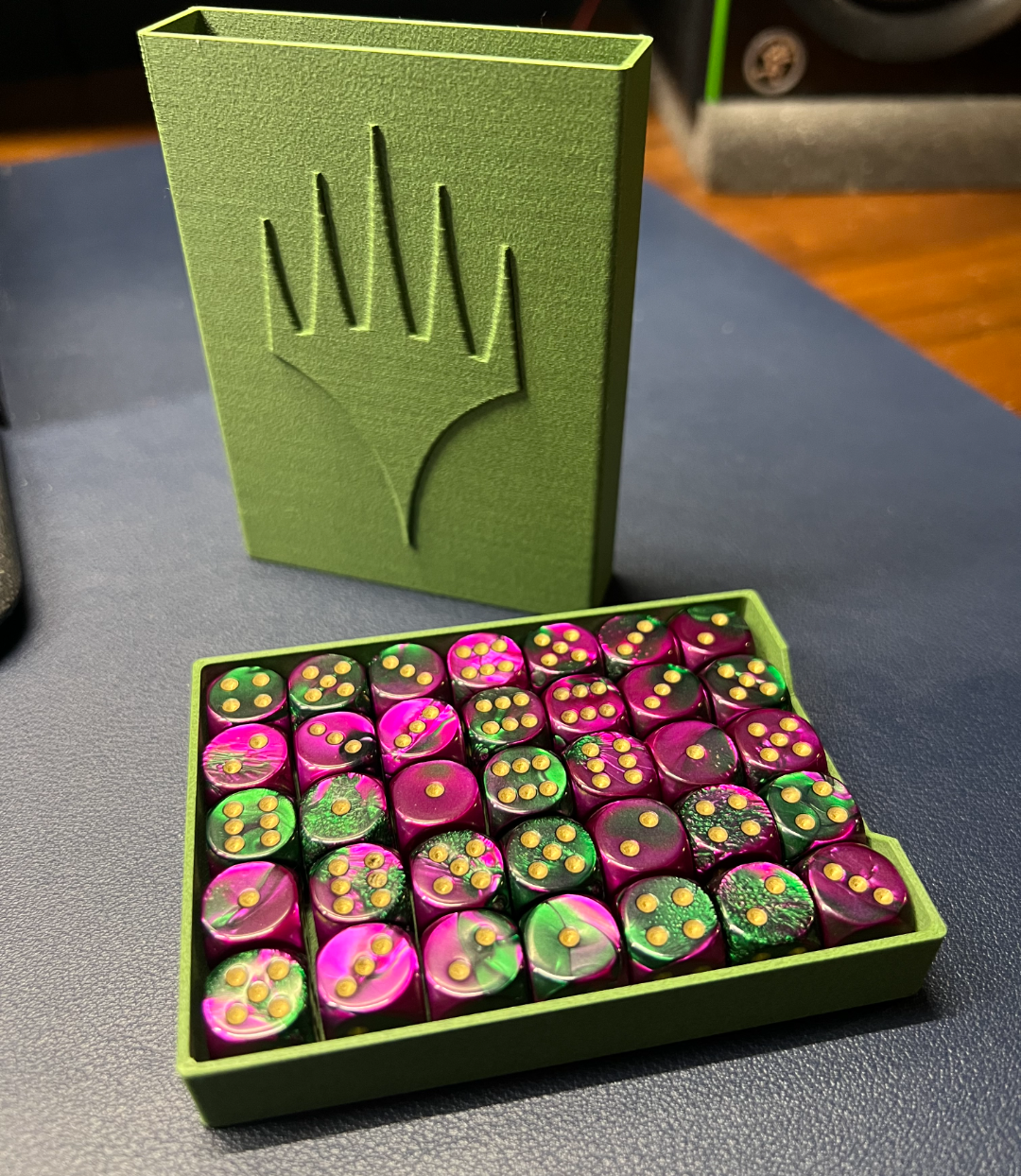 12mm Chessex Dice Set Case - Magic: The Gathering