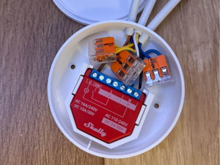 Shelly Plus Verteilerbox mit Deckel