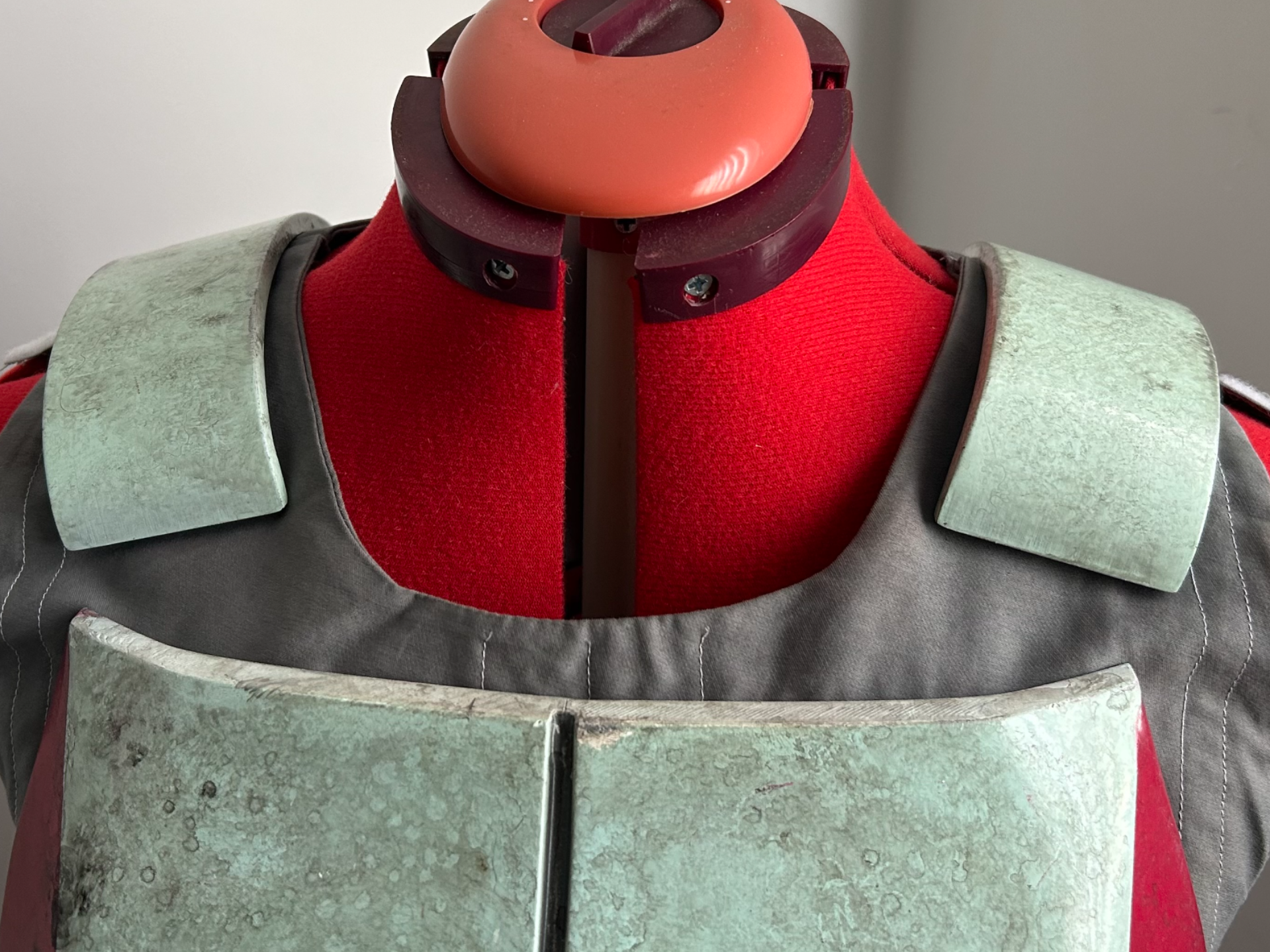 Mandalorian Collarbone guards (match chest plate)