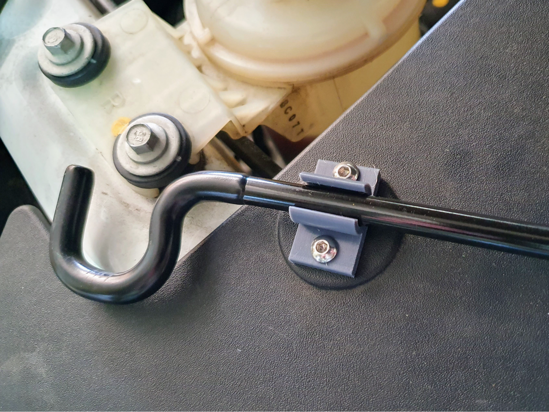 Mazda BT-50 Hood Prop Rod Clip