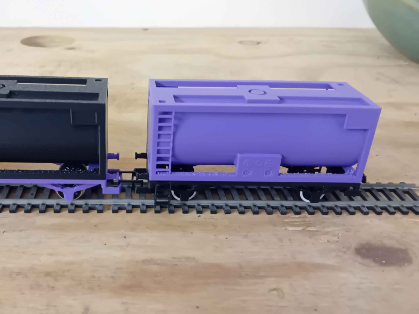 T3D H0 Scale Rail Wagon Fuel / Gas Tanker