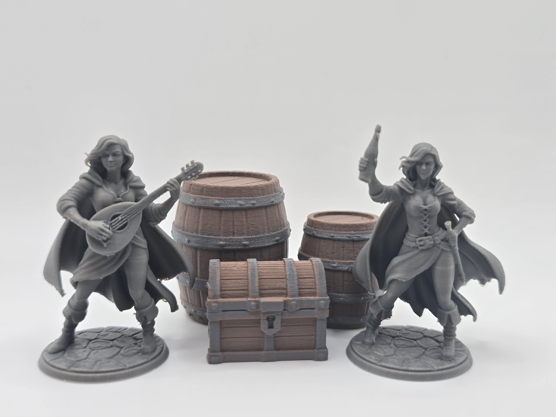 Female Bard Miniature Lute & Tavern Variants