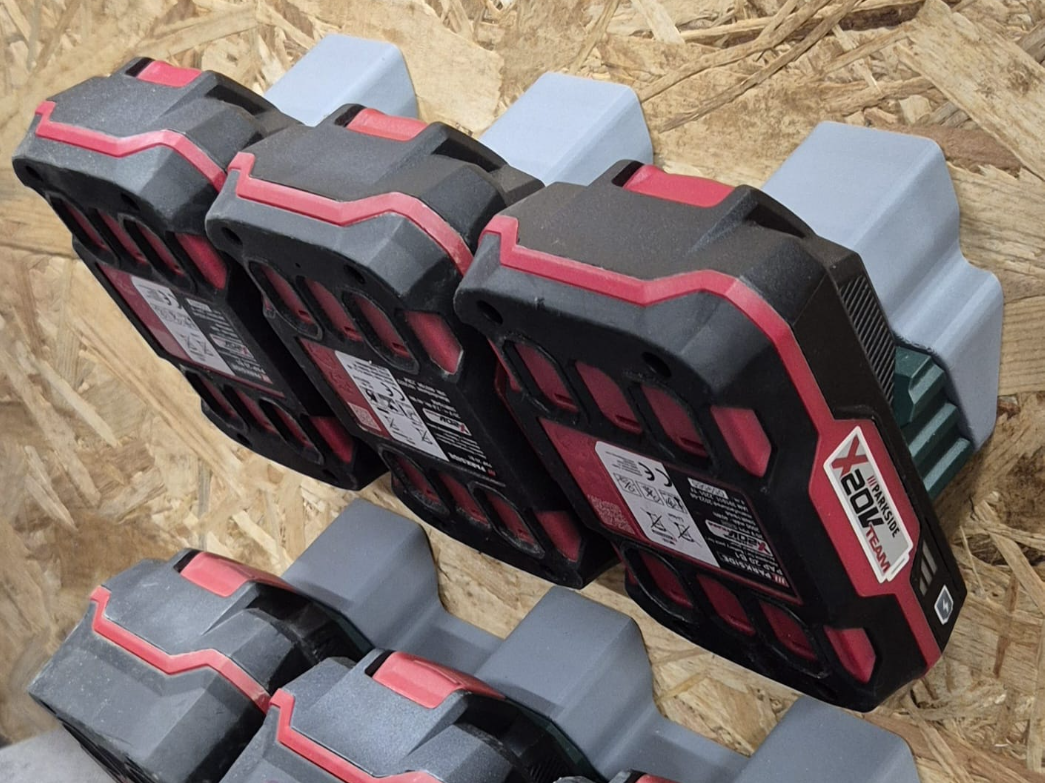 Parkside 20V Akkuhalter angewinkelte Wandmontage
