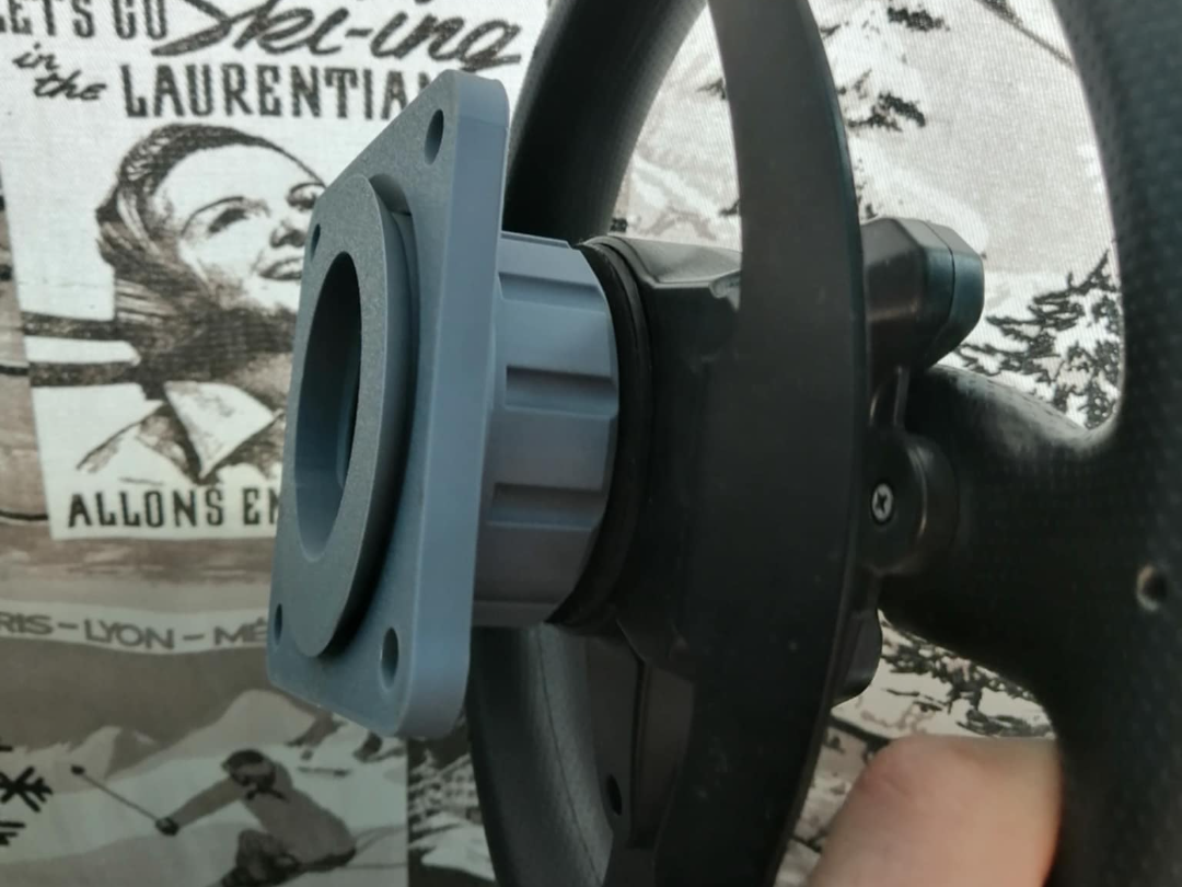 ThrustMaster T300RS steering wheel hanger