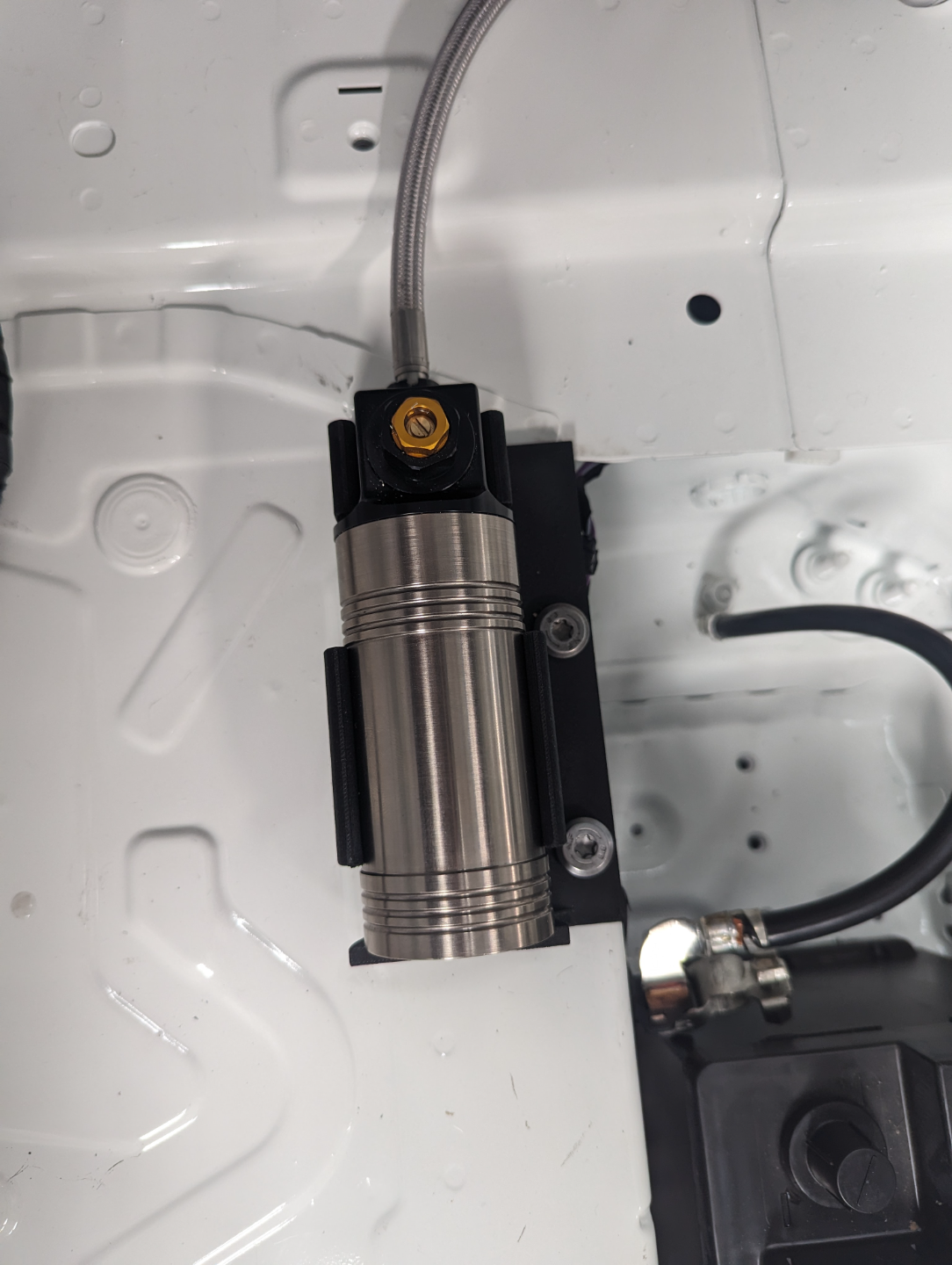 MCA Remote Reservoir Holder