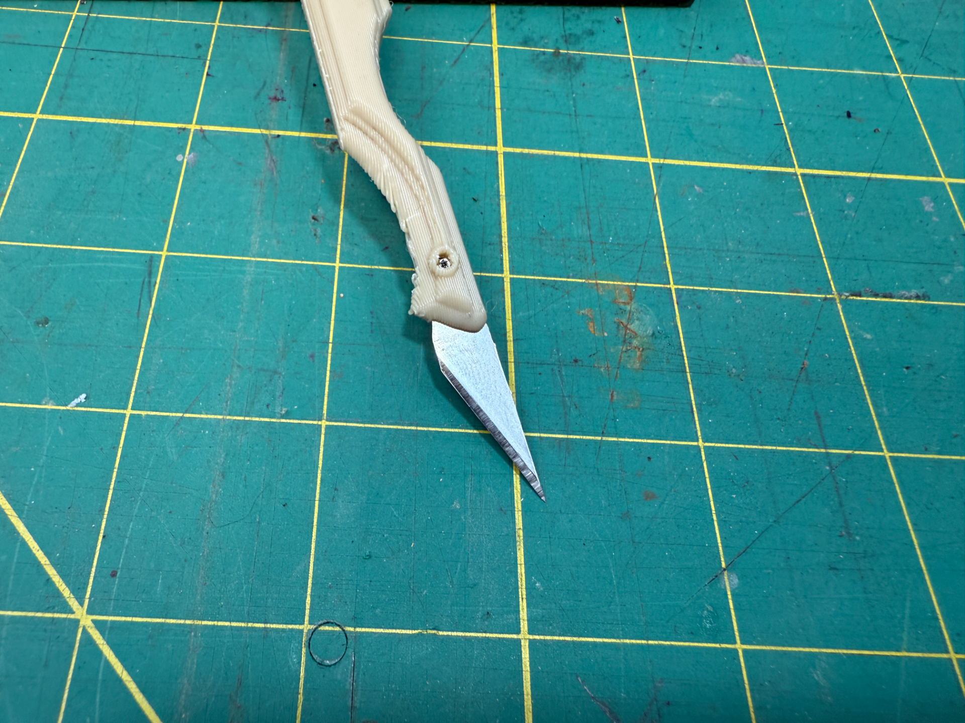Comfort grip X acto blade holder