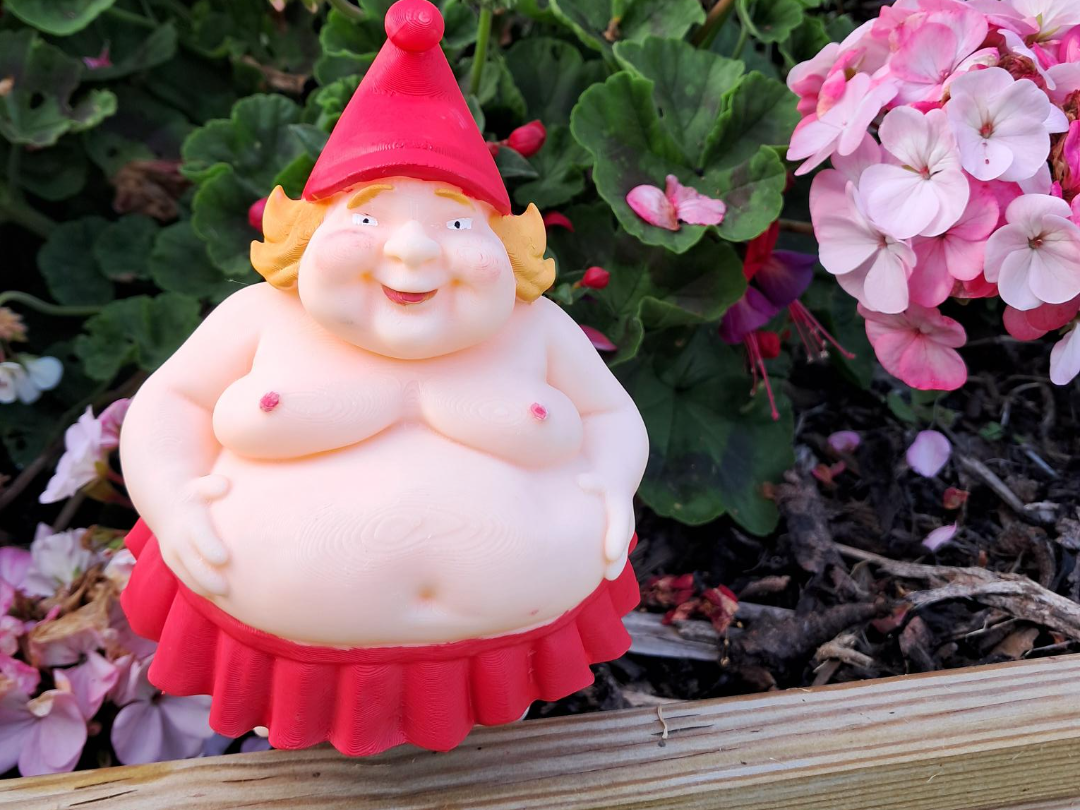 Large Lady gnome