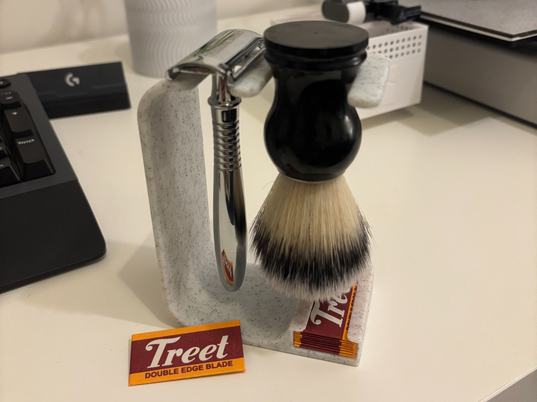DE Safety Razor Organiser - with razor blade slot